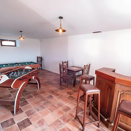 Casa Lounell, Piscine, Spa, Sauna * Graulhet
